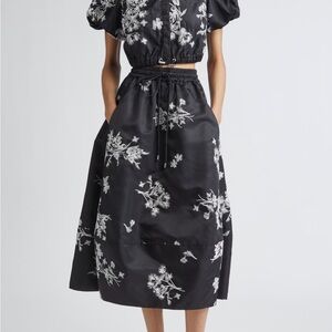 Cinq à Sept
Wildflower Whimsy Sirani Skirt NWT. SIZE MEDIUM. sold out on Shopbop